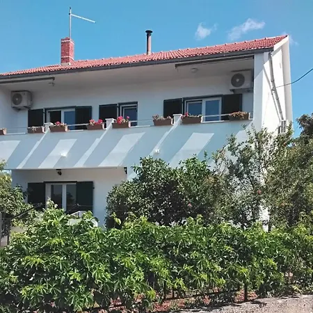 Anea Apartment